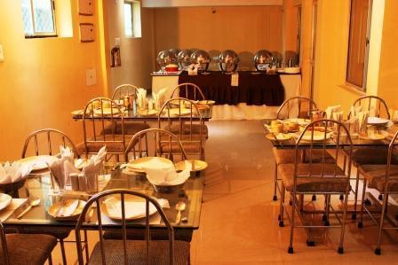 Larica Holiday Inn